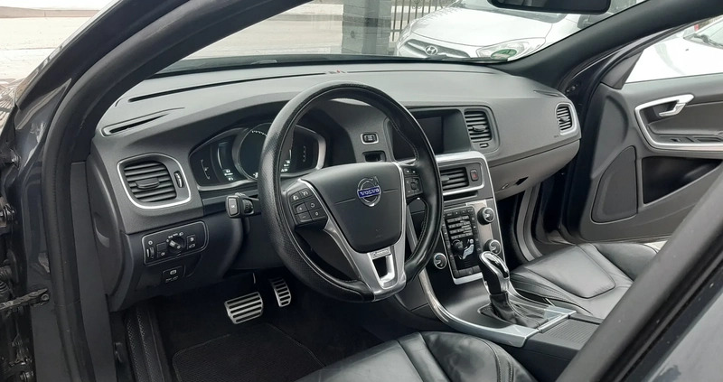 Volvo V60 cena 49999 przebieg: 218000, rok produkcji 2014 z Dobra małe 211
